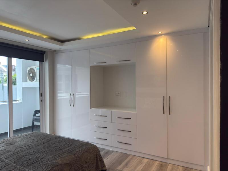 3 Bedroom Property for Sale in Sea Point Western Cape